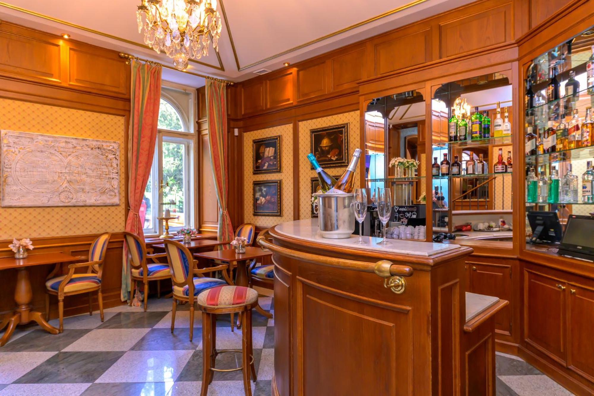 Kinsky Fountain Hotel Praag